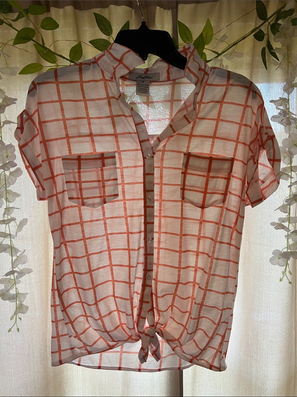 Button-Front Tie-Hem Check Shirt in Coral and White